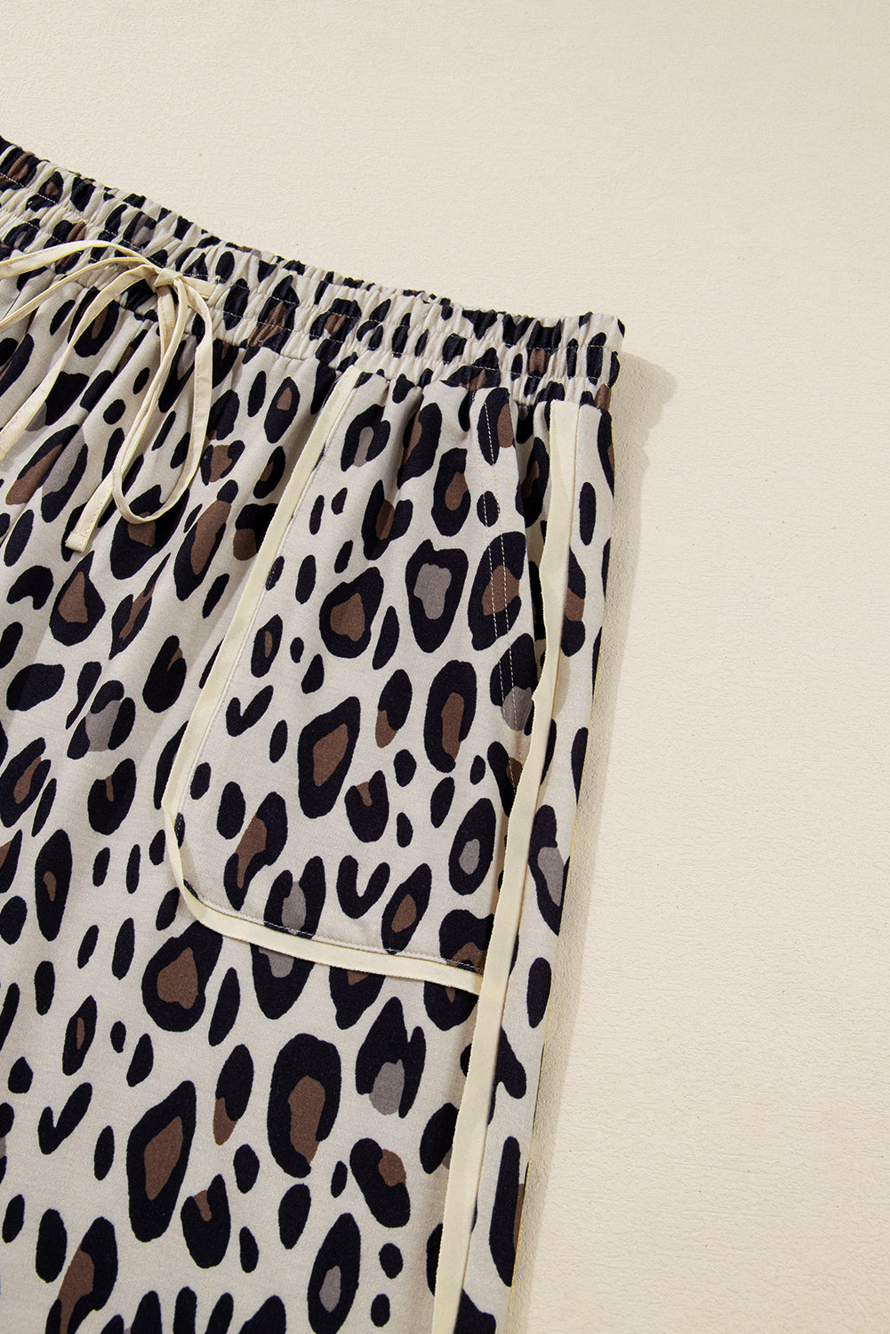 Khaki Exposed Seam Patched Pocket Plus Size Drawstring Leopard Wide Leg Pants